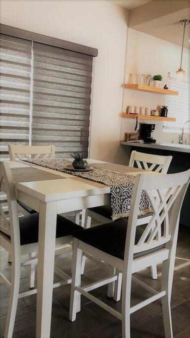 Lovely 1 Bedroom Apartment W/Private Parking Ensenada Buitenkant foto
